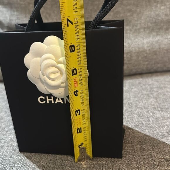 Chanel Black and White Shopping Bag - Picture 6 of 7